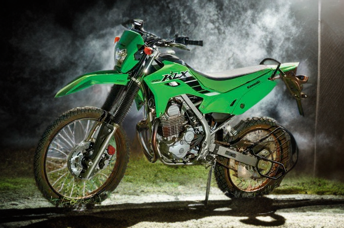 Kawasaki KLX 230 सड़क का राजा, स्पीड में सब का बाप