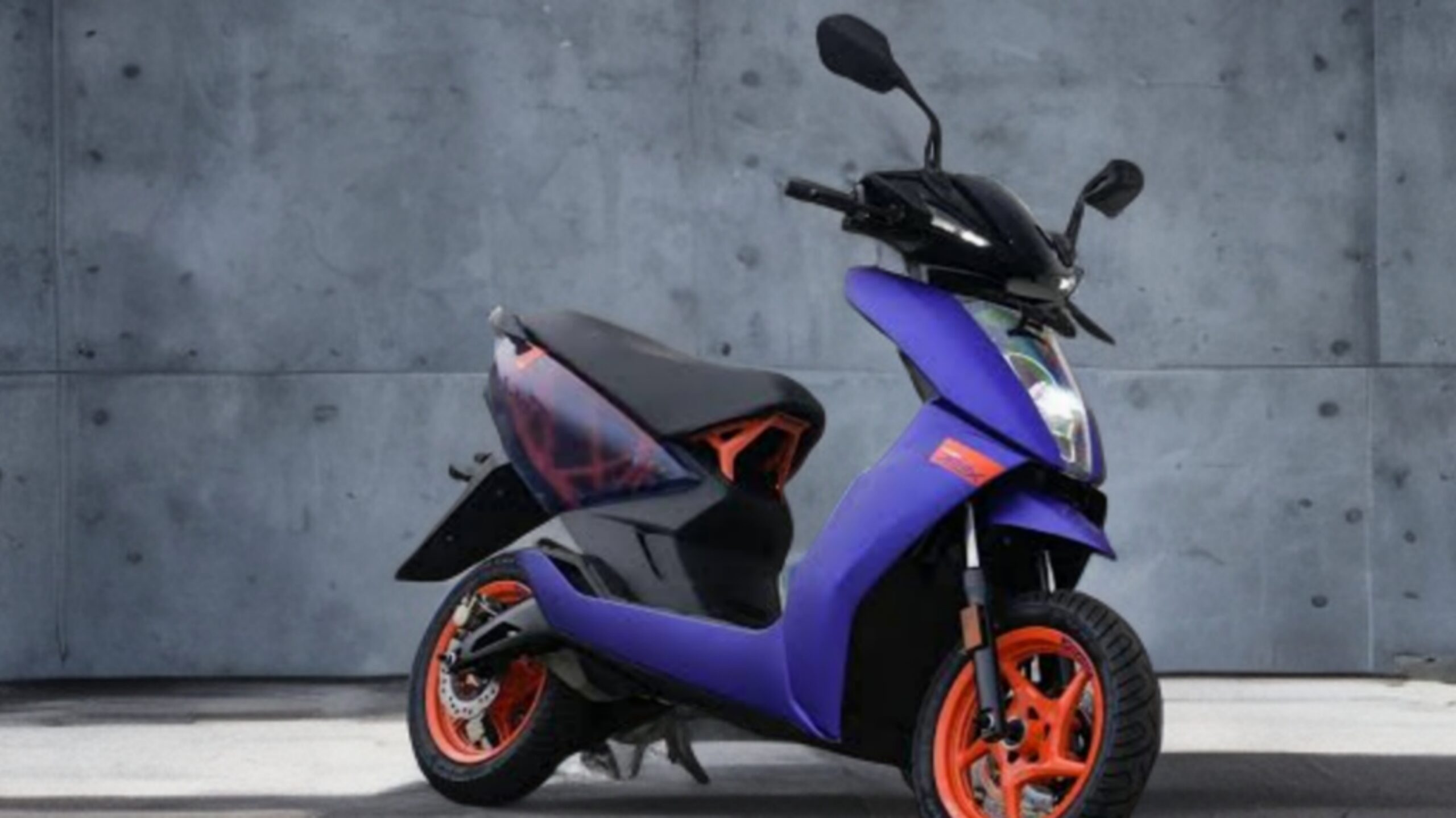 Ather 450 Apex आ रही है 1.96 लाख में, 100 किलोमीटर प्रति घंटा की टॉप स्पीड के साथ