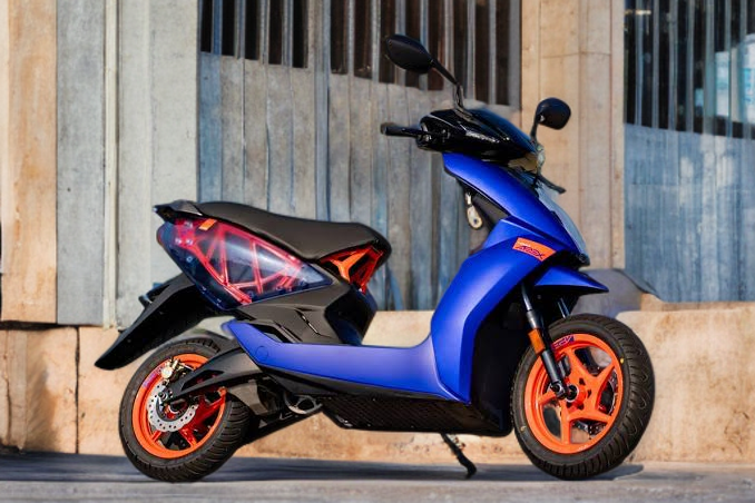 Ather 450X दमदार लुक के साथ मार्केट में गदर मचा रही है