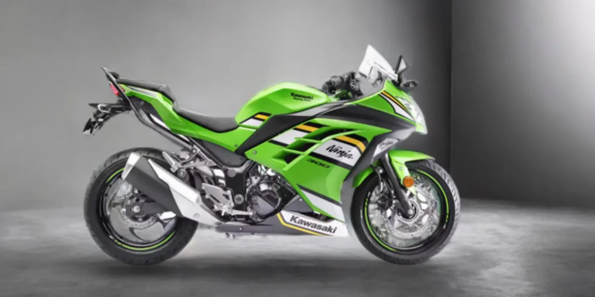 Kawasaki Ninja 300 2025: दमदार परफॉर्मेंस और प्रीमियम लुक्स के साथ फिर से मैदान में