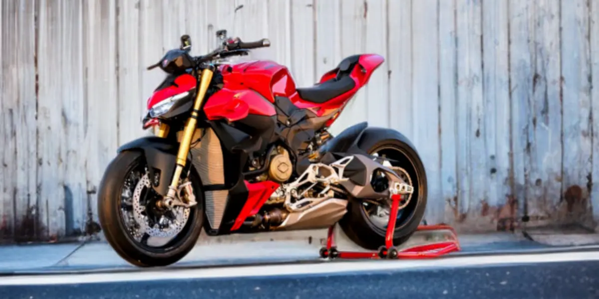 Ducati Streetfighter V4 2025: भारत में लॉन्च, दमदार पावर और सुपरबाइक लुक के साथ