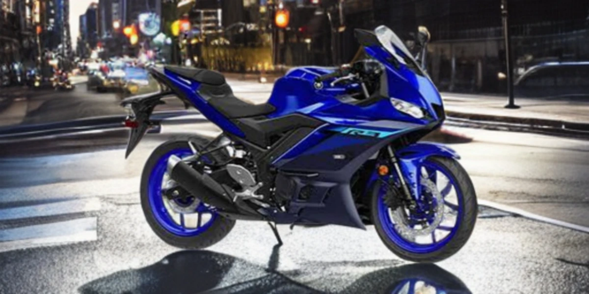 Yamaha R3 70th Anniversary Edition: स्पोर्ट बाइक प्रेमियों के लिए एक यादगार पेशकश